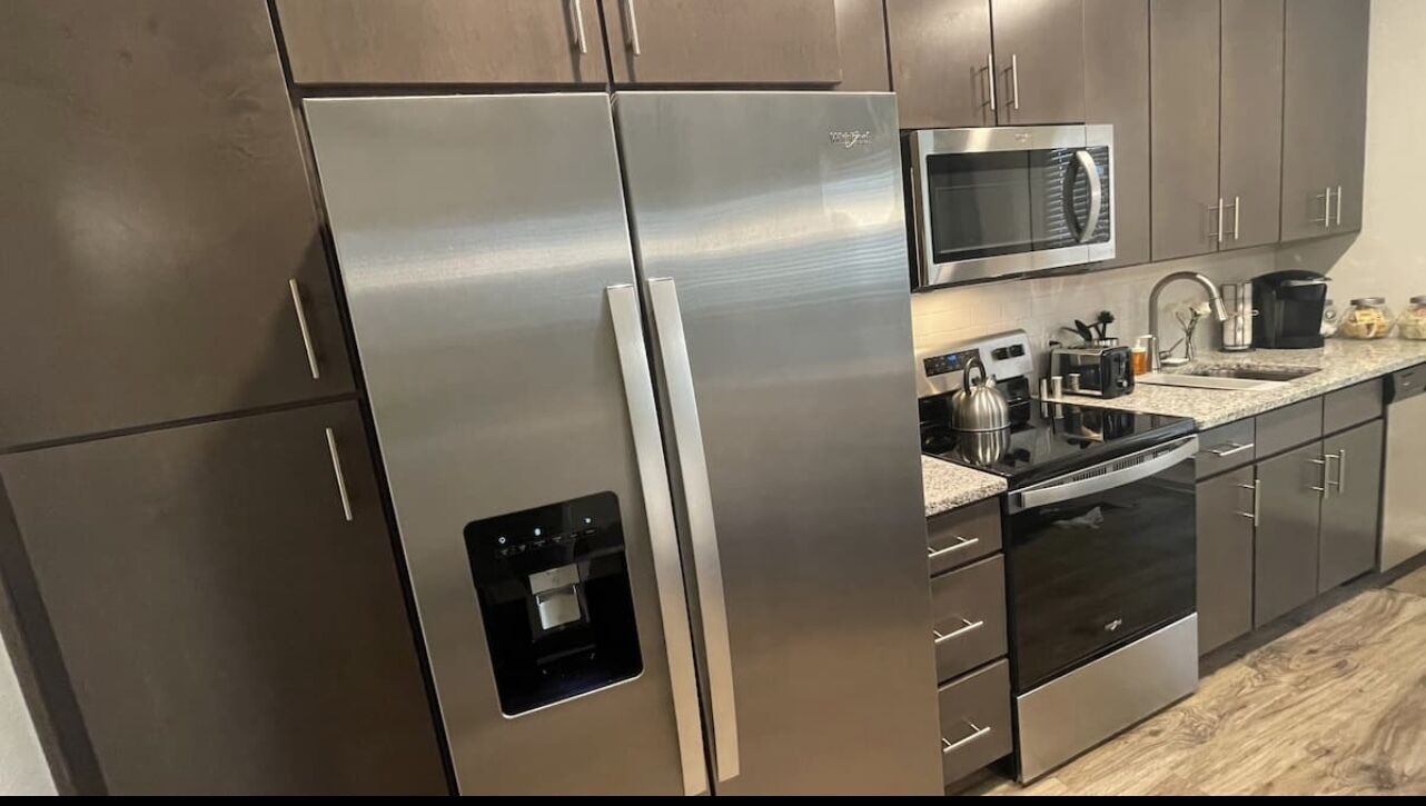 Travel Nurses  Pool, Gym & More Mayo Clinic 6-min