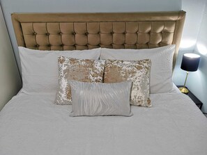 2 soverom, strykejern/-brett, wi-fi og sengetøy