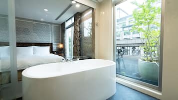 Quarto casal executivo | Banheiro | Chuveiro/banheira combinados, chuveiro com efeito de chuva