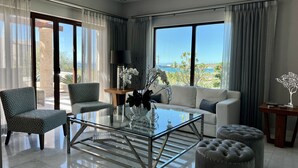 Unclassified image, 4 of 17, button - Incredible residence with ocean view (La Paz)