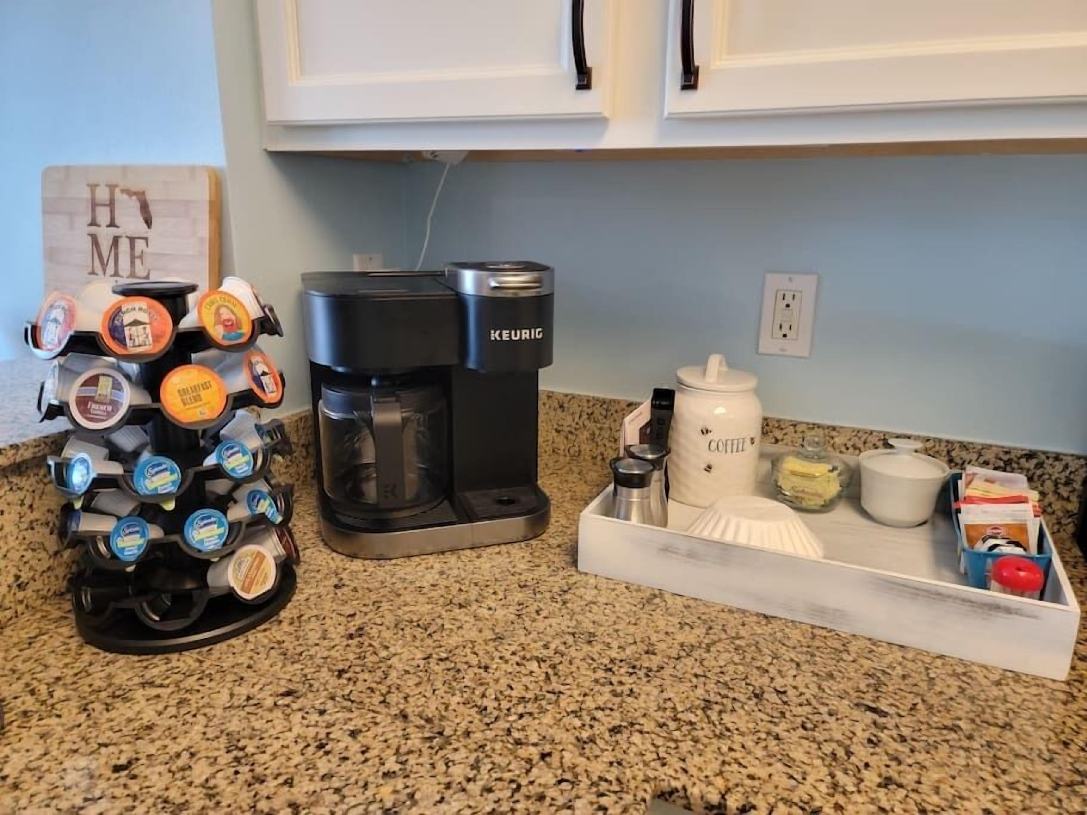 Palms Beauty, Views of Lagoon Pools and Gulf, 2BR sleeps 6