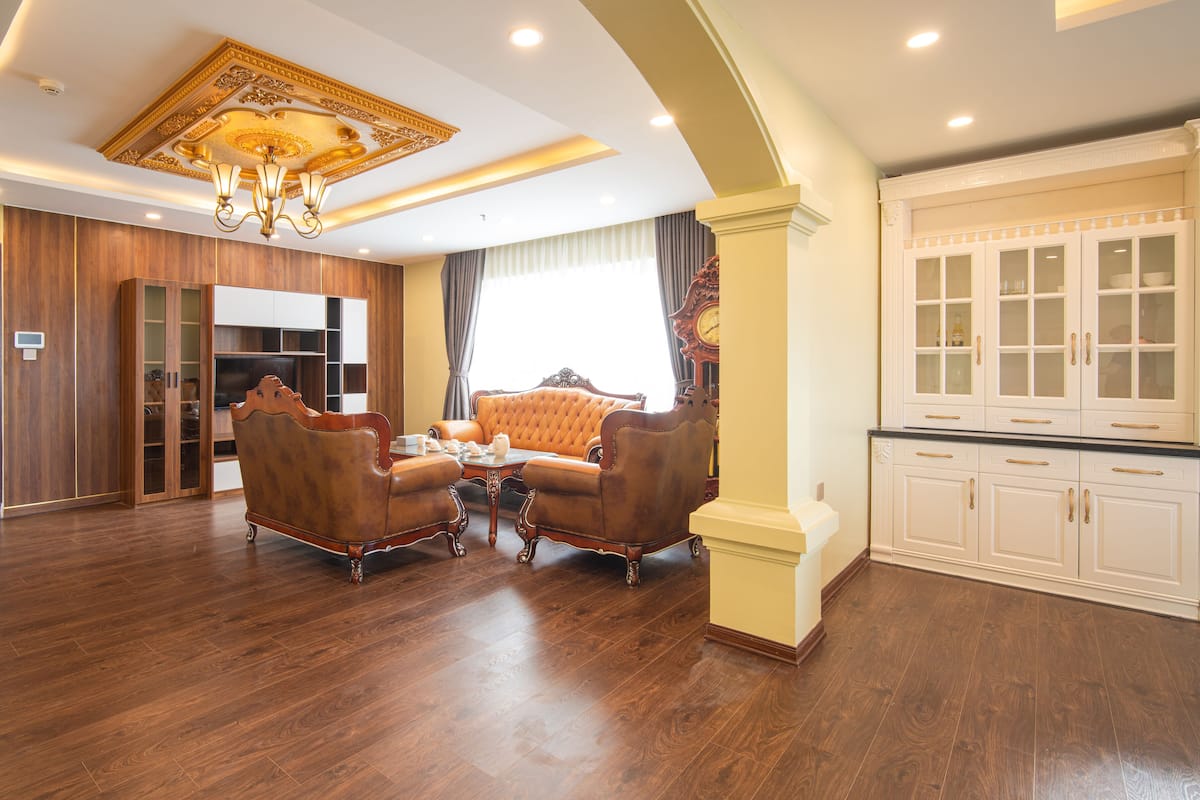 Penthouse | Minibar, in-room safe, individually decorated, individually furnished