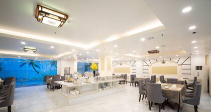 Me Q Beach Hotel & Apartment