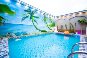 Minibar, in-room safe, individually decorated, individually furnished - Me Q Beach Hotel & Apartment (Da Nang)