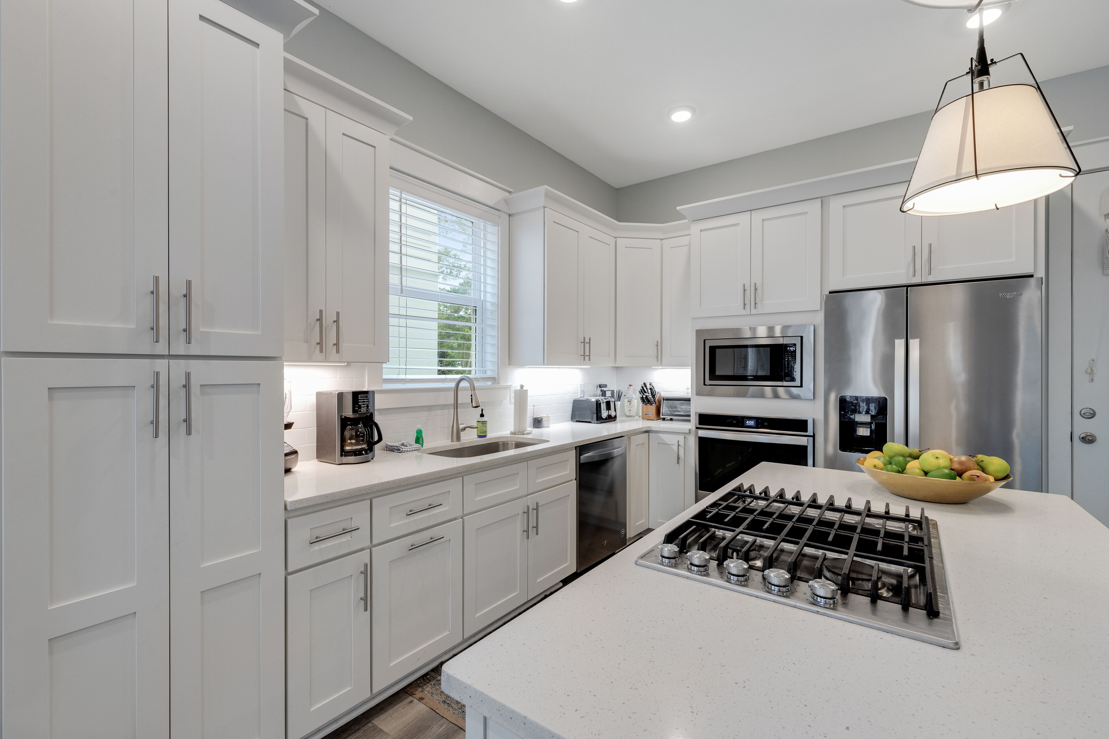 Classic beach home with shared pool access, WiFi, and central air conditioning