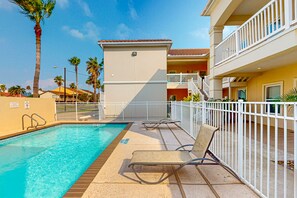Pool - Second-story beach condo with an on-site pool, WiFi, central A/C, & washer/dryer (South Padre Island)