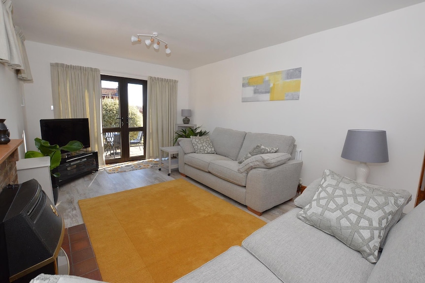 This Bright And Welcoming Annexe Is Well Equipped, With Parking - Perfect For A Break Exploring The - Sheringham