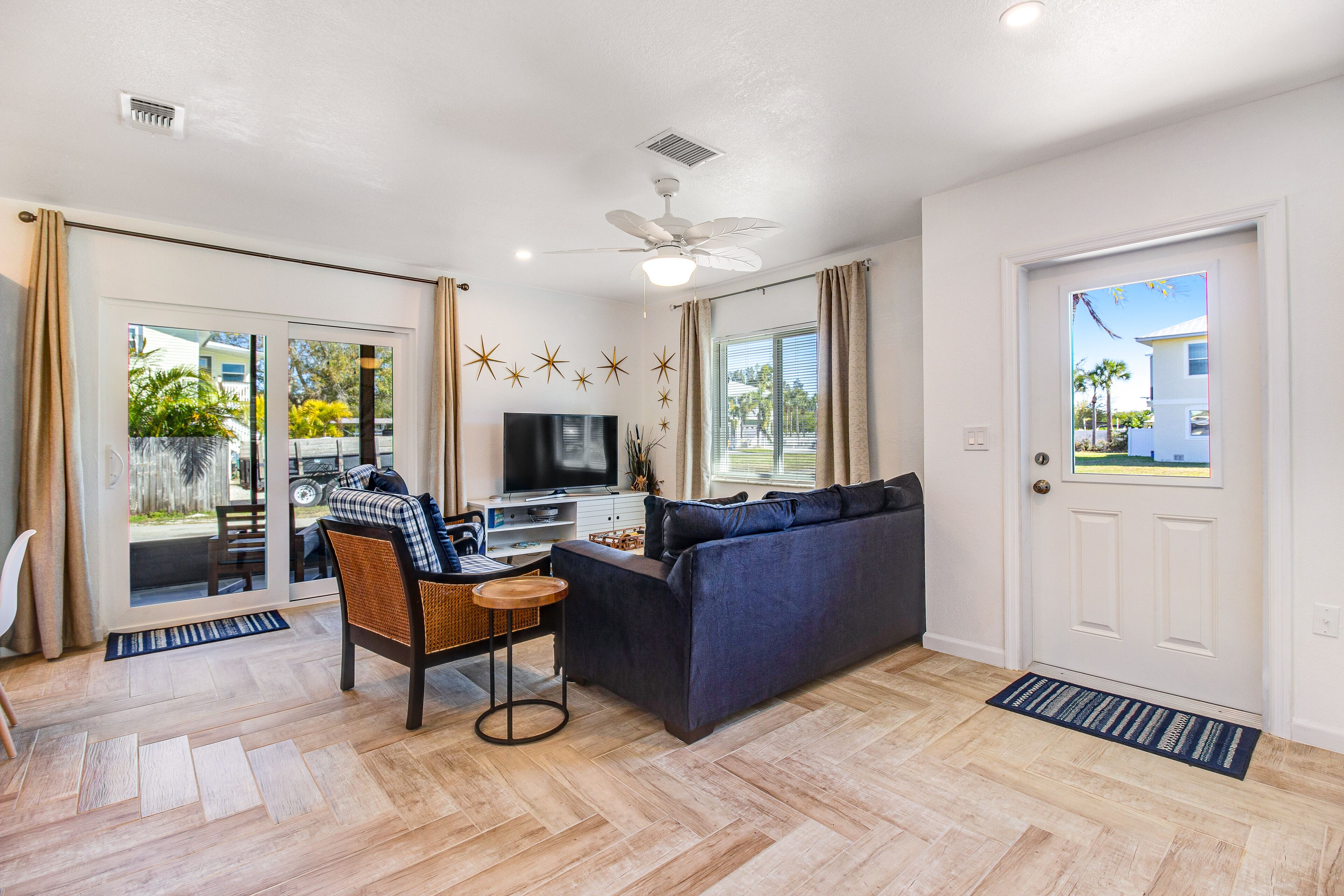 Elegant cottage in AMI/Cortez fishing village with central AC & washer/dryer