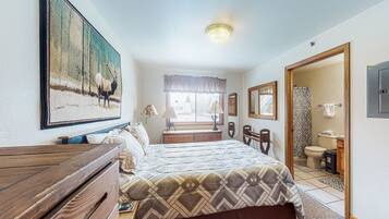 1 bedroom, iron/ironing board, internet, bed sheets
