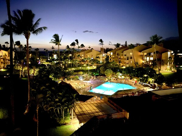 Outdoor pool - Kamaole Sands Ocean View Condo, 5 mins walk to a beautiful beach! (KIHEI)