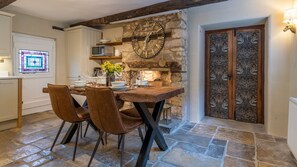 Dining - Farthingdales - sleeps 4 guests  in 2 bedrooms (Burford)