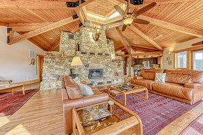 TV, fireplace, video games, DVD player