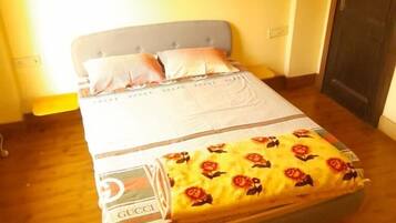 4 bedrooms, bed sheets