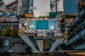 Exterior - Luxe 21st flr condo with balcony - rooftop pool and gym (Austin)