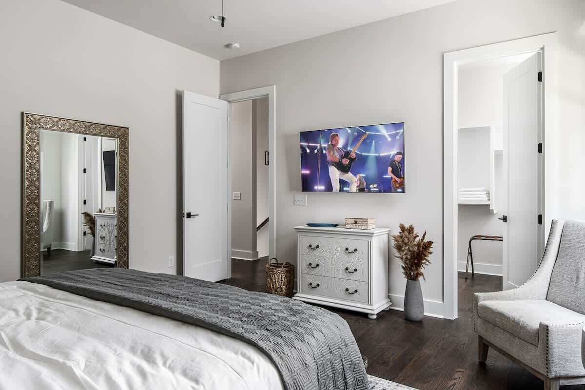 4 bedrooms, iron/ironing board, travel crib, WiFi