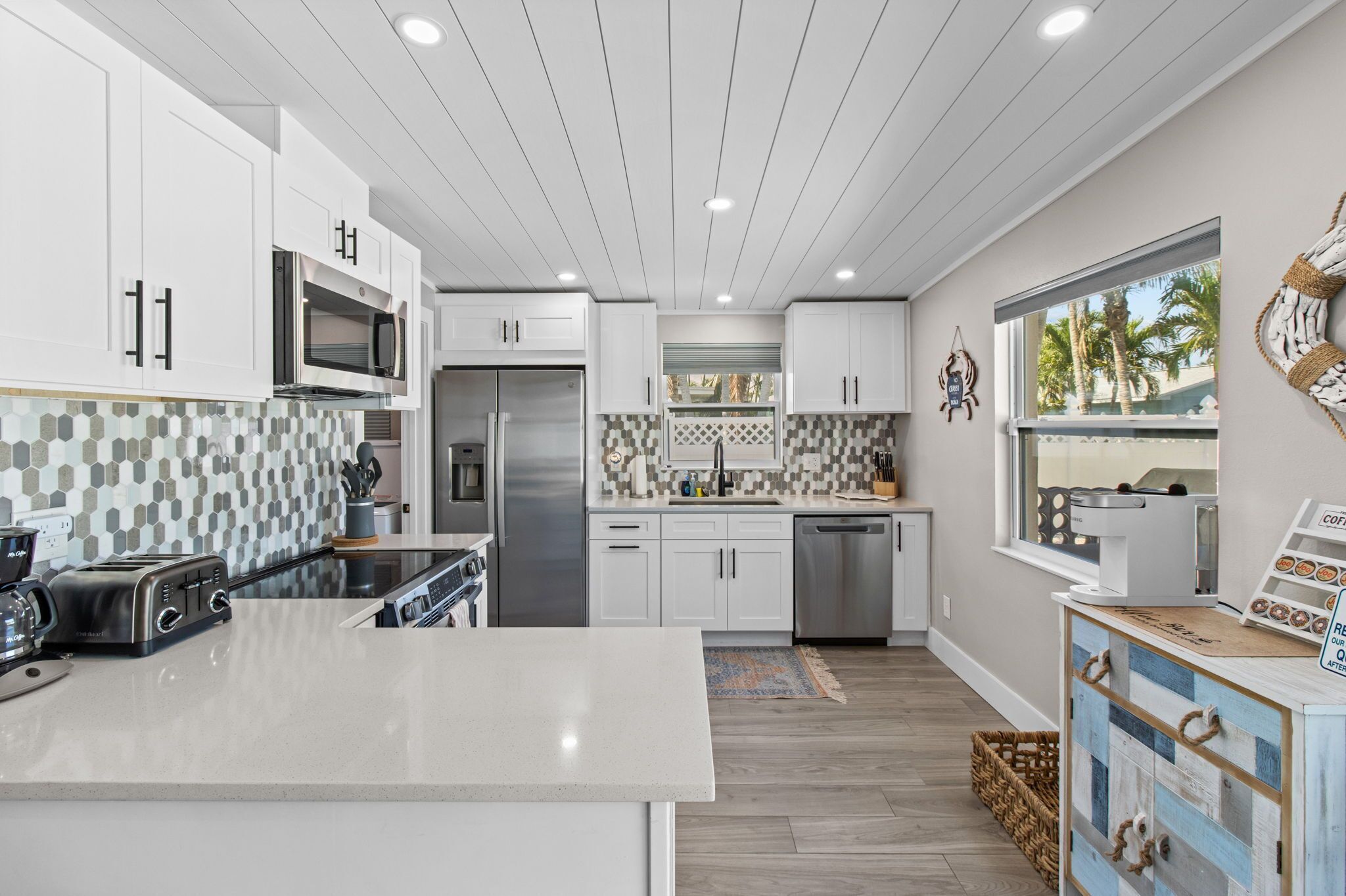 雪櫃、微波爐、焗爐、爐具