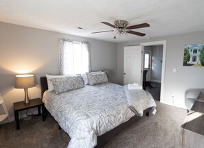 2 bedrooms, desk, travel cot, free WiFi