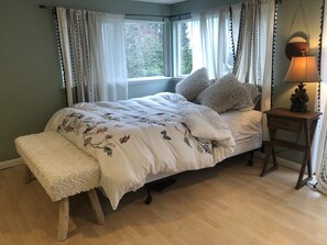 4 camere, una scrivania, ferro/asse da stiro, culla da viaggio