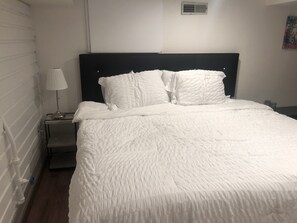4 bedrooms, desk, iron/ironing board, travel cot