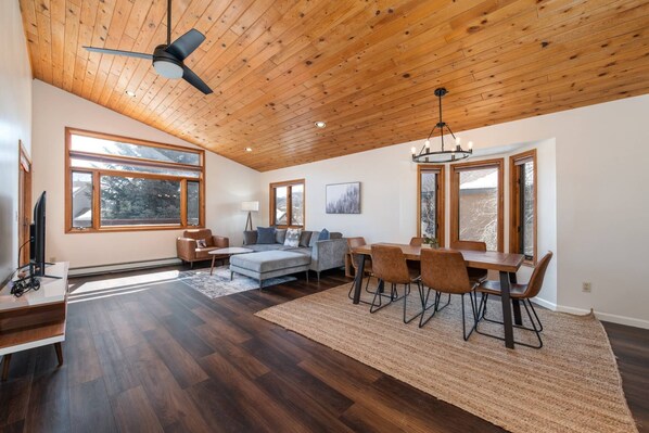 Smart TV, DVD player, books