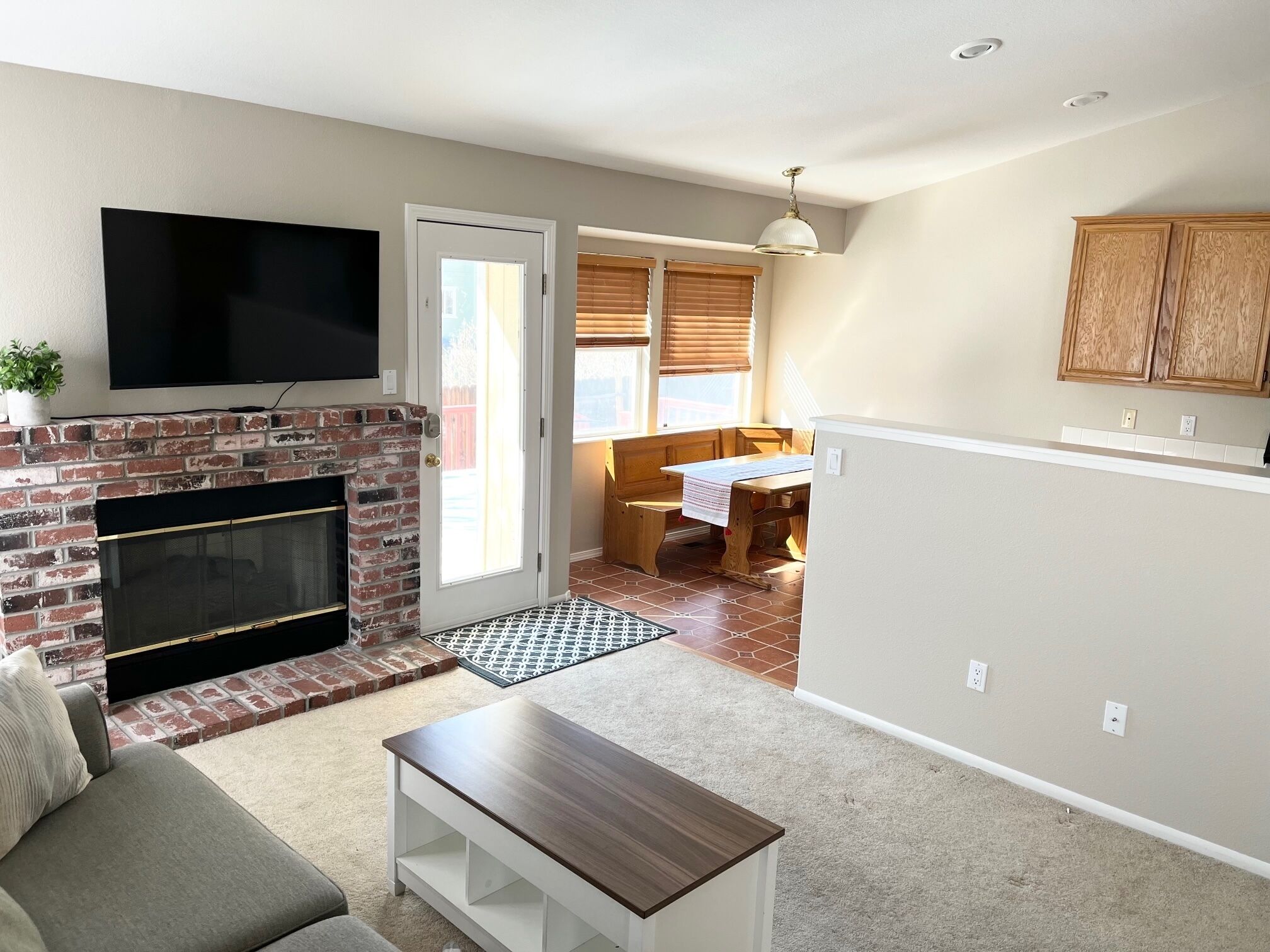 Quiet Home Close to Food, Shops, Fun, Downtown