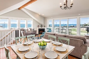 Unclassified image, 3 of 44, button