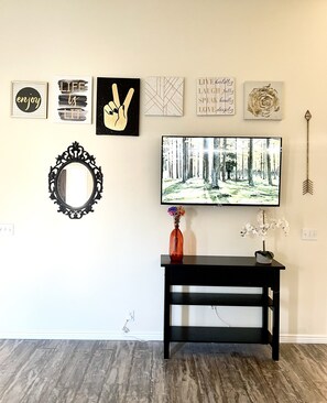 Interior - Brand New Cozy Retreat/ 5 Bedroom / 4 Bathroom/perfect location! (Midvale)