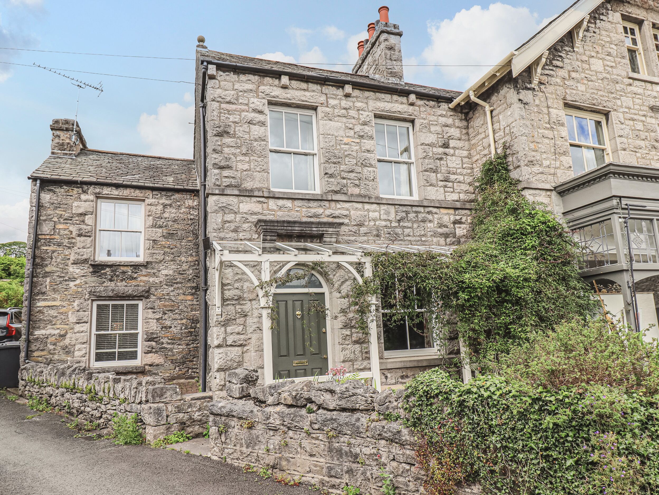 PORTOBELLO, pet friendly, with a garden in Lindale