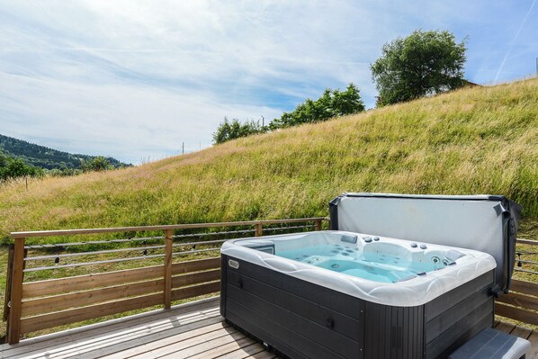 Bain à remous extérieur