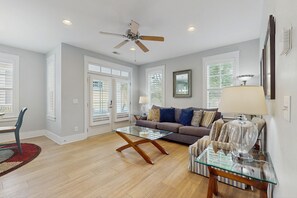 Televisión y reproductor de DVD 