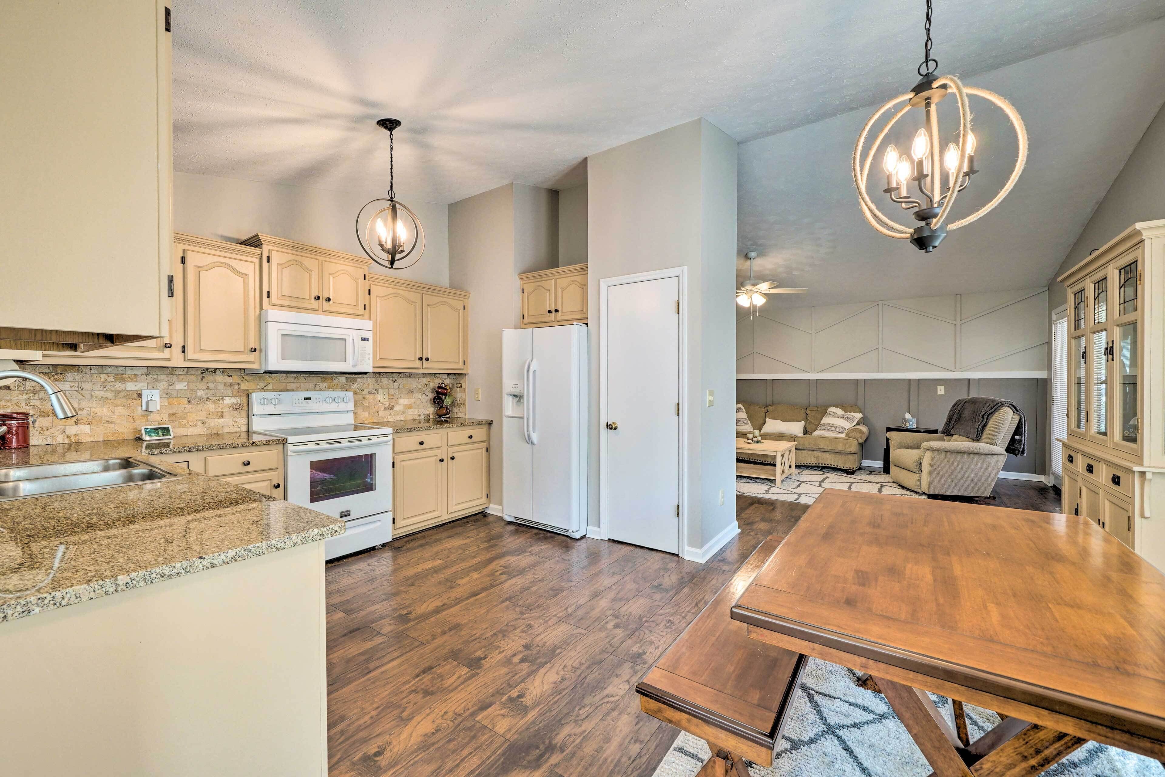 Oak Island Getaway w/ Yard - Walk to Beach!