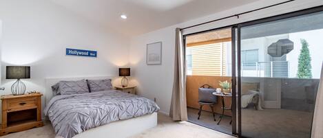 2 bedrooms, desk, iron/ironing board, WiFi