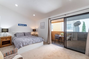 2 bedrooms, desk, iron/ironing board, WiFi