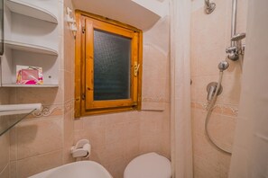 Shower - BILOCALE NEL CENTRO DI PORTOFERRAIO (Portoferraio)