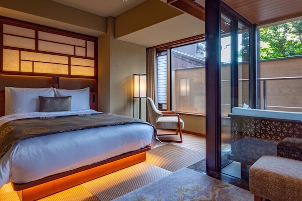 Eenvoudige tweepersoonskamer, niet-roken (MIYABI Precious 2F,Shijo Bettei Hotel) | Luxe beddengoed, donsdekens, pillowtop-bedden, een kluis op de kamer