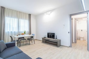 Living area - Solemar Sicilia   Multi Suite  Deluxe 6.2 (Palermo)