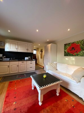 Unclassified image, 5 of 8, button