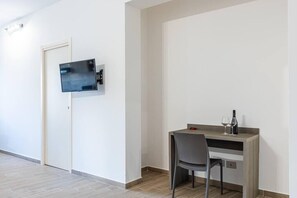 Interior - Solemar Sicilia   Multi Suite   Superior 4.5 (Palermo)