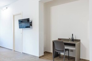 Interior - Solemar Sicilia   Multi Suite   Superior 5.6 (Palermo)