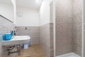 Bathroom - Solemar Sicilia   Multi Suite   Superior 5.6 (Palermo)