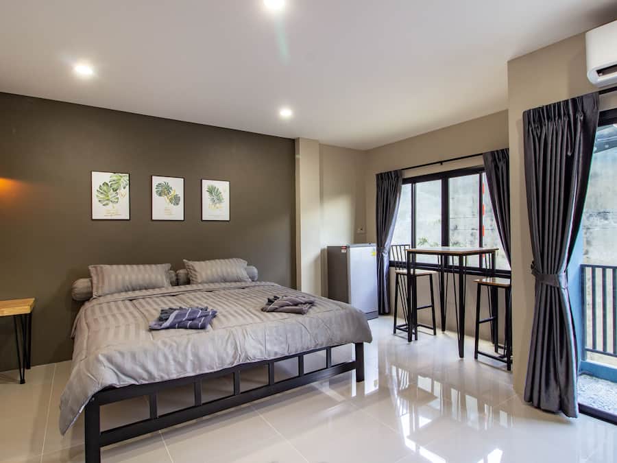 Escrivaninha, Wi-Fi de cortesia, roupa de cama