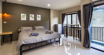 Is Am Are Stay Boutique