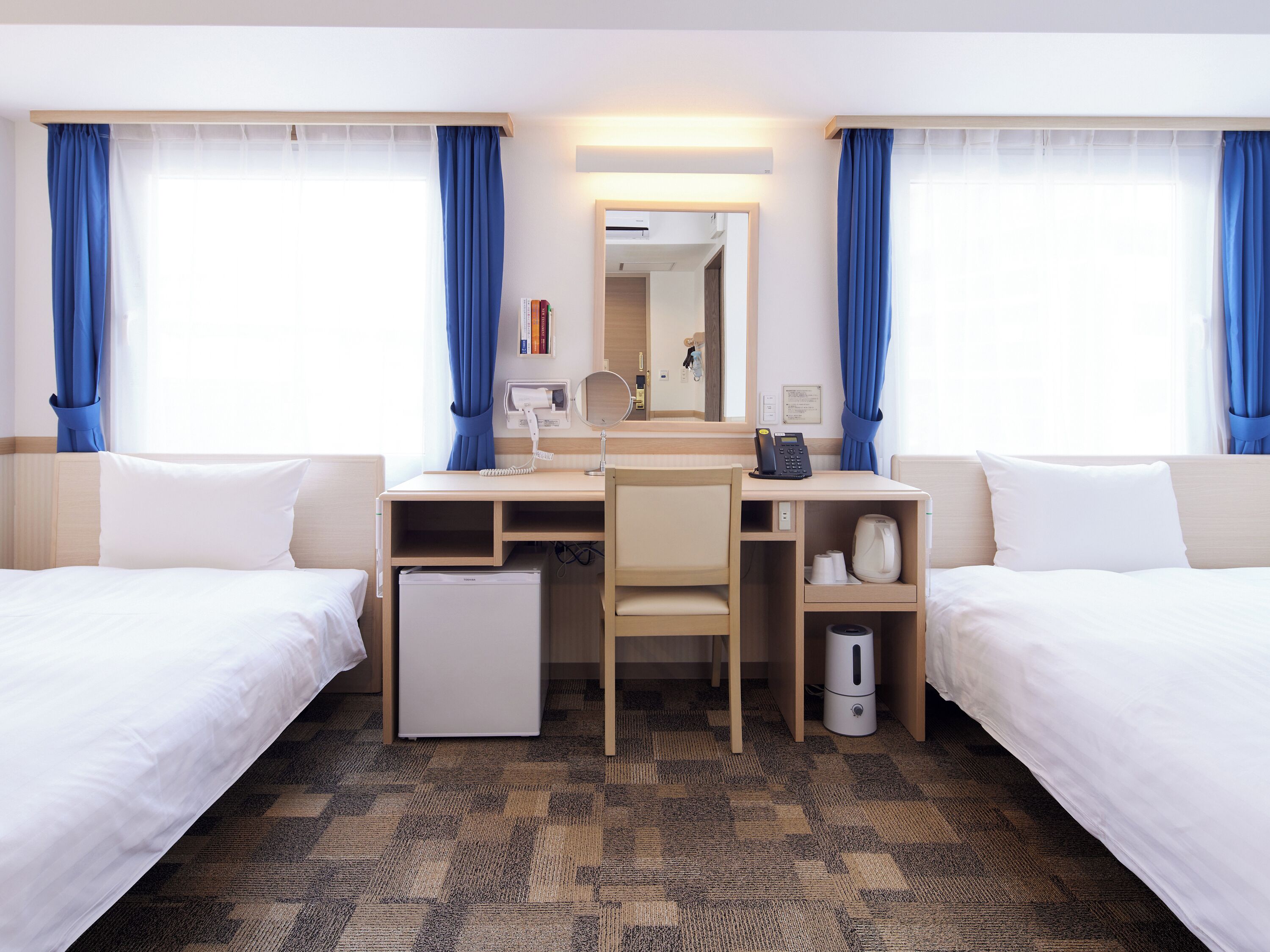 Décoration personnalisée, bureau, Wi-Fi gratuit, draps fournis