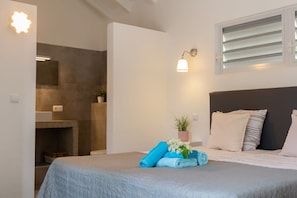 5 chambres, fer et planche à repasser, Wi-Fi, draps fournis