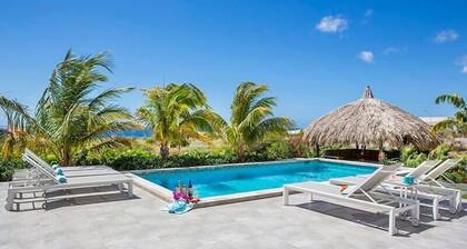 Villa Mistral - Luxurious 5 bedrooms, child-friendly property walking distance t