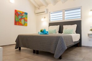 5 habitaciones, tabla de planchar con plancha, wifi y ropa de cama 