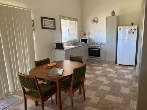 Aggies is a 2 bedroom cottage in a semi rural part of Goolwa. Close to the river