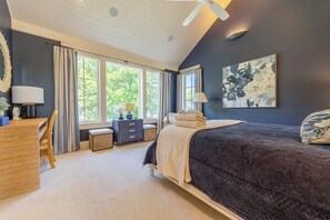 7 bedrooms, desk, iron/ironing board, WiFi