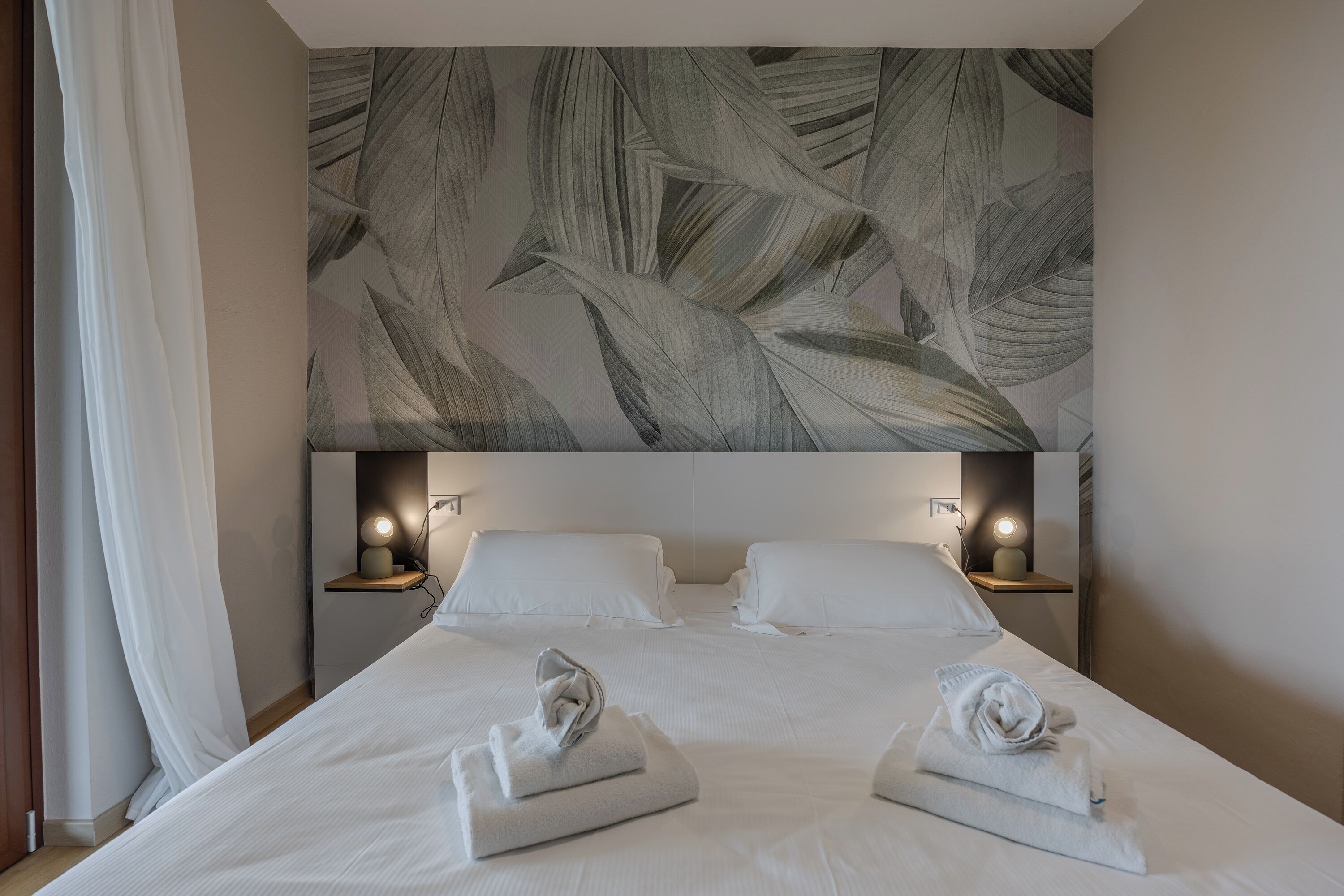 Apartamento panorámico, vistas al lago | Cunas gratuitas, wifi, ropa de cama