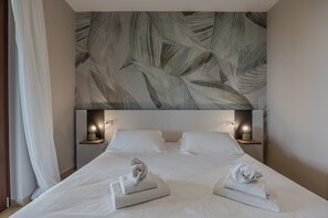 Panoramic-Apartment, Seeblick | Kostenlose Babybetten, WLAN, Bettwäsche